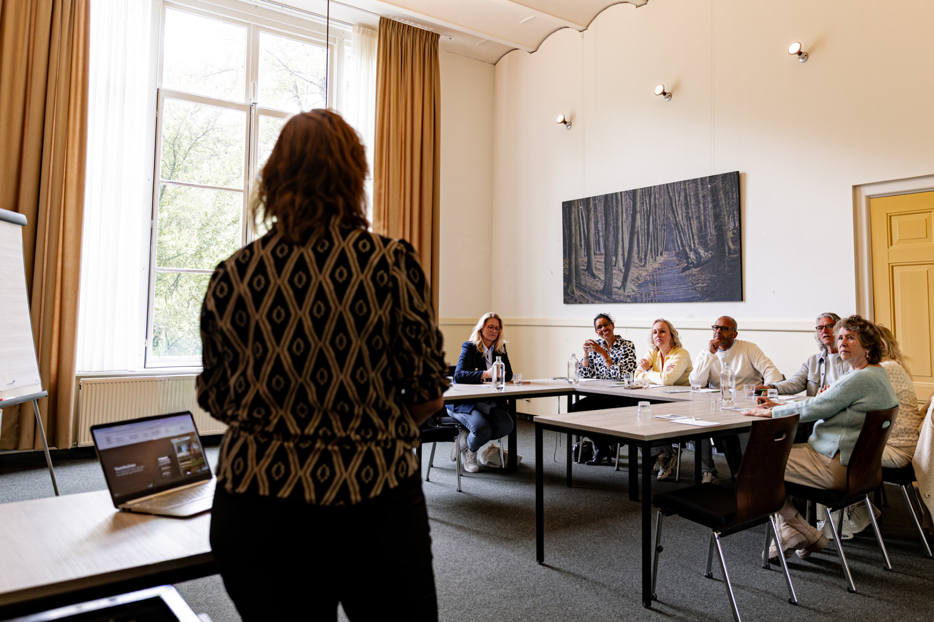 Vergaderzaal met team in monumentale ruimte bij Bitter en Zoet